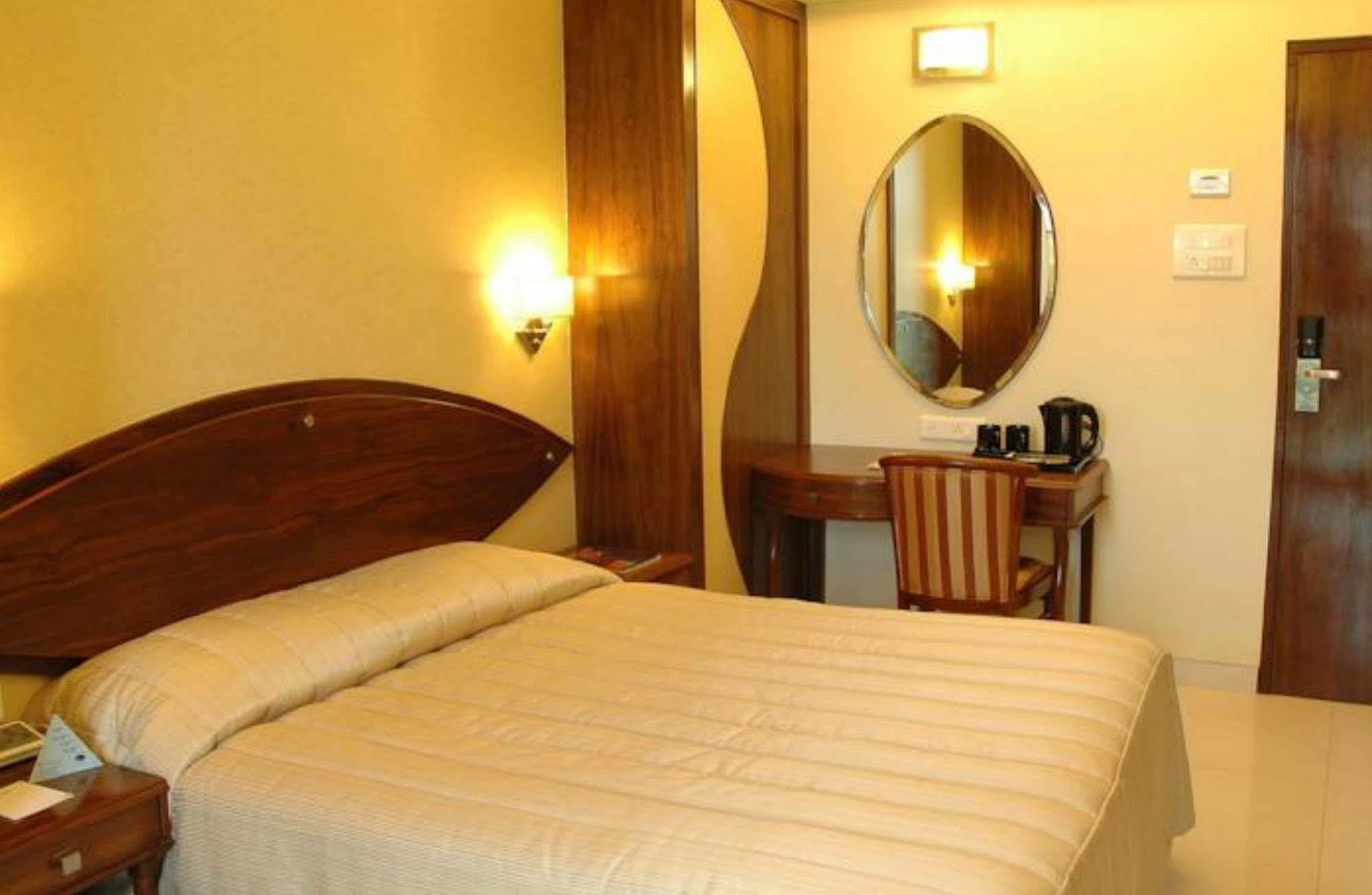 Fabhotel Shubhangan - Nr Bandra Mumbai Eksteriør bilde